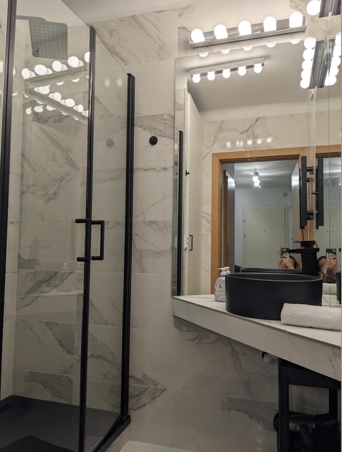 Design 1020 Apartment